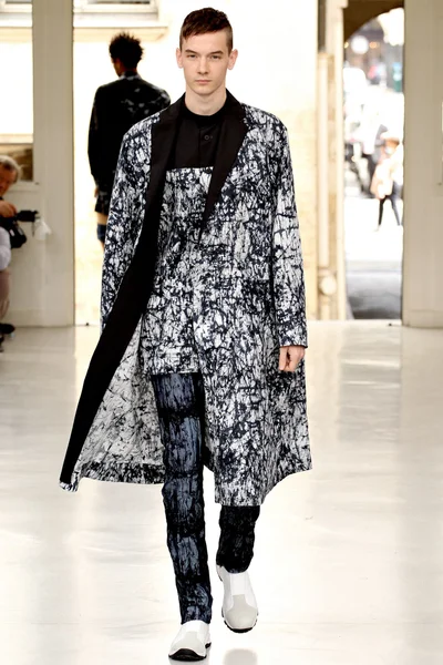 Look 13